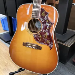 GIBSON HUMMINGBIRD ACOUSTIC GUITAR