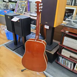 GIBSON HUMMINGBIRD ACOUSTIC GUITAR