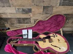 2000 GIBSON LIMITED EDITION ES-135 GUITAR NATURAL BLONDE GOLD HARDWARE W/OHSC