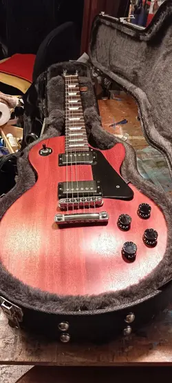 2004 GIBSON LES PAUL STUDIO MAHOGANY CHERRY FINISH