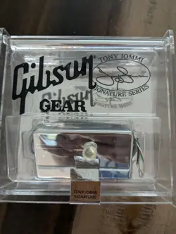GIBSON SIGNATURE SERIES TONY IOMMI PICK UP 