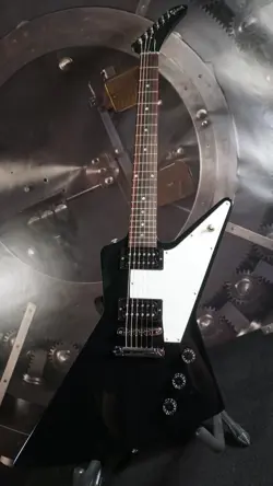 GIBSON EXPLORER 2016 - EBONY W/ ORIGINAL HARD CASE