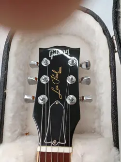 GIBSON USA LES PAUL SIGNATURE T GOLD TOP ELECTRIC GUITAR