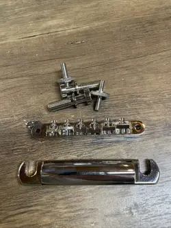 GIBSON LES PAUL BRIDGE AND TAILPIECE