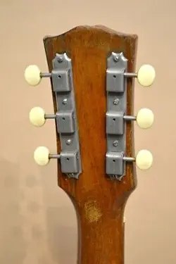1965 USED ACOUSTIC