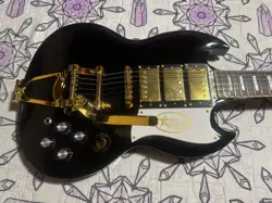 GIBSON SG CUSTOM GUITAR, GLOSSY BLACK. BRAND NEW CONDITION, NEVER USED.