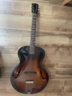 ACOUSTIC GUITAR L48