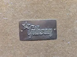 VINTAGE GIBSON  CASE BADGE 1950S 