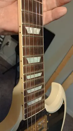 GUITAR WHITE USA