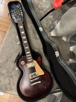 GIBSON LES PAUL SATIN STUDIO 2014 ELECTRIC GUITAR W/HARD CASE USED PRODUCT