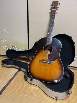 ACOUSTIC GUITAR GIBSON J-45 1951 VINTAGE SUNBURST WITH HARD CASE