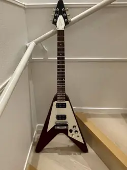 GIBSON FLYING V ELECTRIC GUITAR W/HARD CASE USED PRODUCT SHIPPING FROM JAPAN