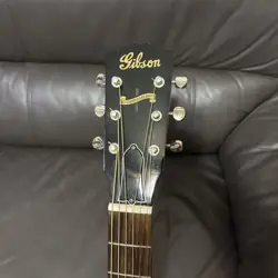 GIBSON J-35 ACOUSTIC