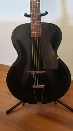 1935 VINTAGE ACOUSTIC