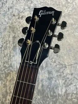 GIBSON J-45 STANDARD TRI-BURST VOS