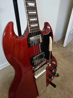 GIBSON SG STANDARD '61 REISSUE CHERRY RED WITH MAESTRO VIBROLA
