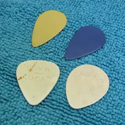 GIBSON & NICK LUCAS GUITAR PICKS VINTAGE