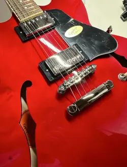 EPIPHONEBY GIBSON ES-335 ALMOST