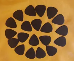 PICKS BLACK