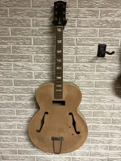 GIBSON L-50 - HOLLOWBODY ELECTRIC GUITAR FOR REPAIR