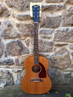 1967 GIBSON LG-0 ACOUSTIC GUITAR