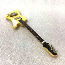 MINIATURE BASS GUITAR GIBSON THUNDERBIRDFIGURE