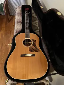 2006GIBSON AJ ADVANCED JUMBO - EXCELLENT CONDITION