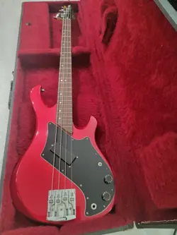 1982 GIBSON VICTORY BASS CANDY APPLE RED (VINTAGE INSTRUMENT)
