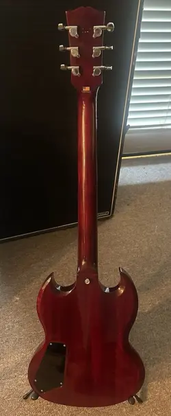 WINE RED GUITAR