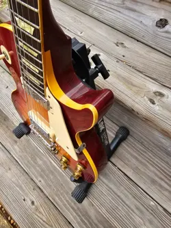 1972 GIBSON LES PAUL DELUXE ELECTRIC GUITAR