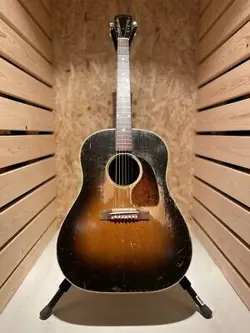 GIBSON J-45 1952