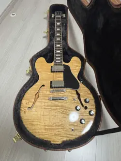 GIBSON ES-335 FIGURED ANTIQUE NATURAL 2022 WITH HARD CASE, SD90 PEGS