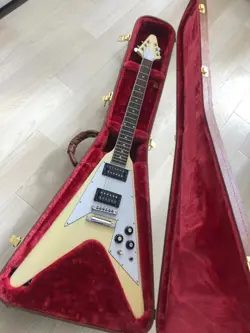 WHITE 2022 USED