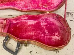 CASE BROWN W/PINK