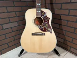 GIBSON HUMMINGBIRD FADED ACOUSTIC-ELECTRIC GUITAR - ANTIQUE NATURAL