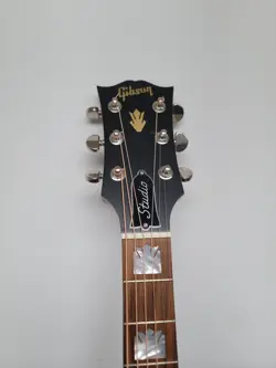 6-STRING GUITAR