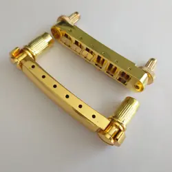 GIBSON GOLD GUITAR