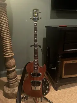 GIBSON TRIUMPH BASS GUITAR