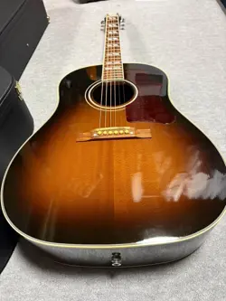 GIBSON SOUTHERN JUMBO ACOUSTIC GUITAR FROM JAPAN