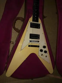 VINTAGE WHITE MADE