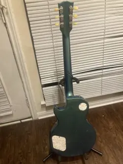 GREEN.