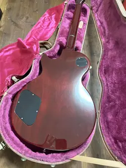 CASE GIBSON LES