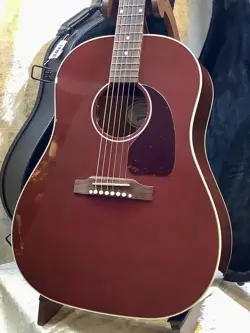 GIBSON TRIAL VIDEO INCLUDED J-45 STANDARD WINE RED GLOSS 22753104 A SLIGHT TEAR 