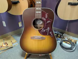 GIBSON HUMMINGBIRD STUDIO WALNUT - SATIN WALNUT BURST