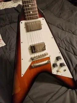 GIBSON CUSTOM SHOP FLYING V 67 REISSUE TOBACCO SUNBURST