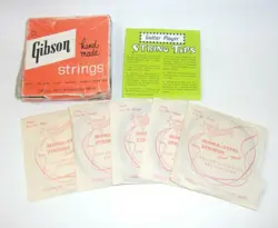 VINTAGE GIBSON GUITAR STRINGS & STRING TIPS BOOKLET 5 STRINGS & ENVELOPES
