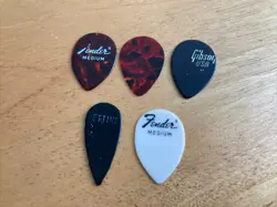 VINTAGE FENDER GIBSON TEARDROP GUITAR PICKS TORTOISESHELL CELLULOID 1970S