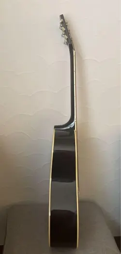2008 ACOUSTIC GUITAR