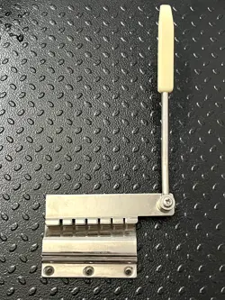 MAESTRO STYLE VIBROLA FOR GIBSON GUITARS SHORT CHROME VIBRATO