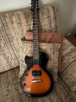 LEFT HAND EPIPHONE SPECIAL   W/CASE
